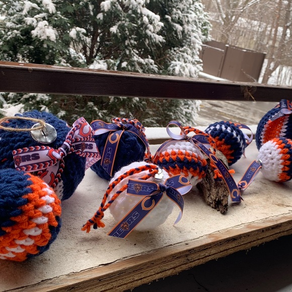 Crocheted CHICAGO BEARS Keepsake Ornament - Picture 4 of 4